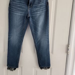 Crop jeans with lace
